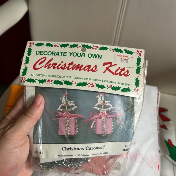 4/$50 Pink Christmas 1970 Carousel Ornament craft kit 🥰 - Picture 5 of 6